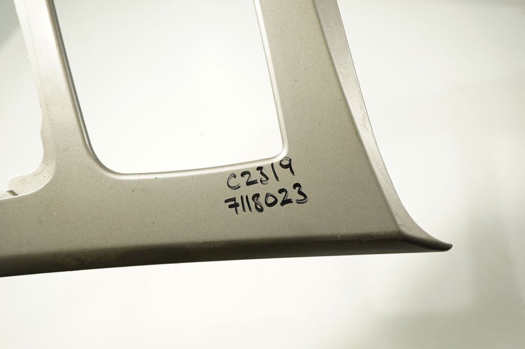 Gear shifter surround trim plastic (7)