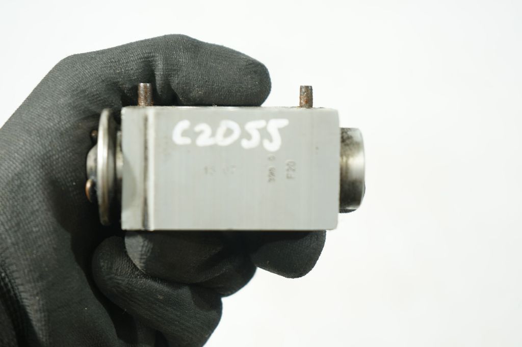 Air conditioning (A/C) expansion valve (9)