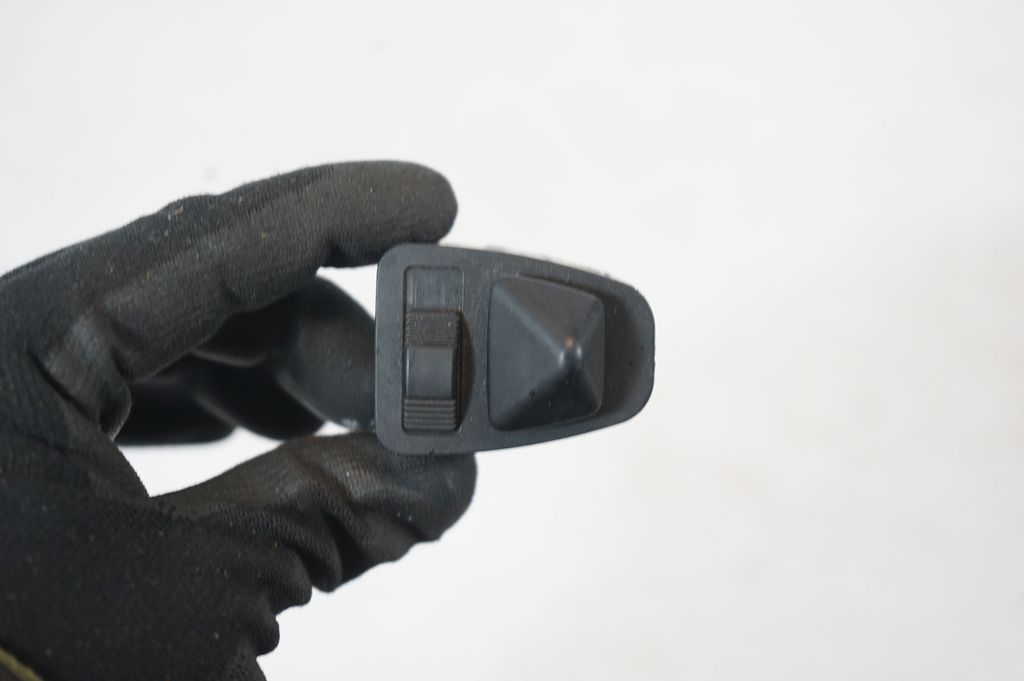 Wing mirror switch (6)