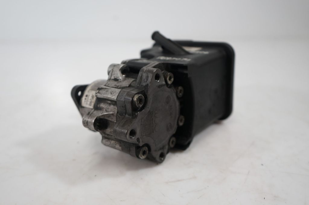 Power steering pump (8)