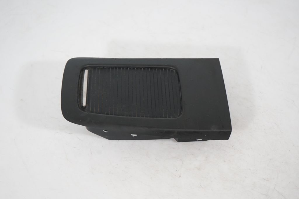 Glove box central console (2)