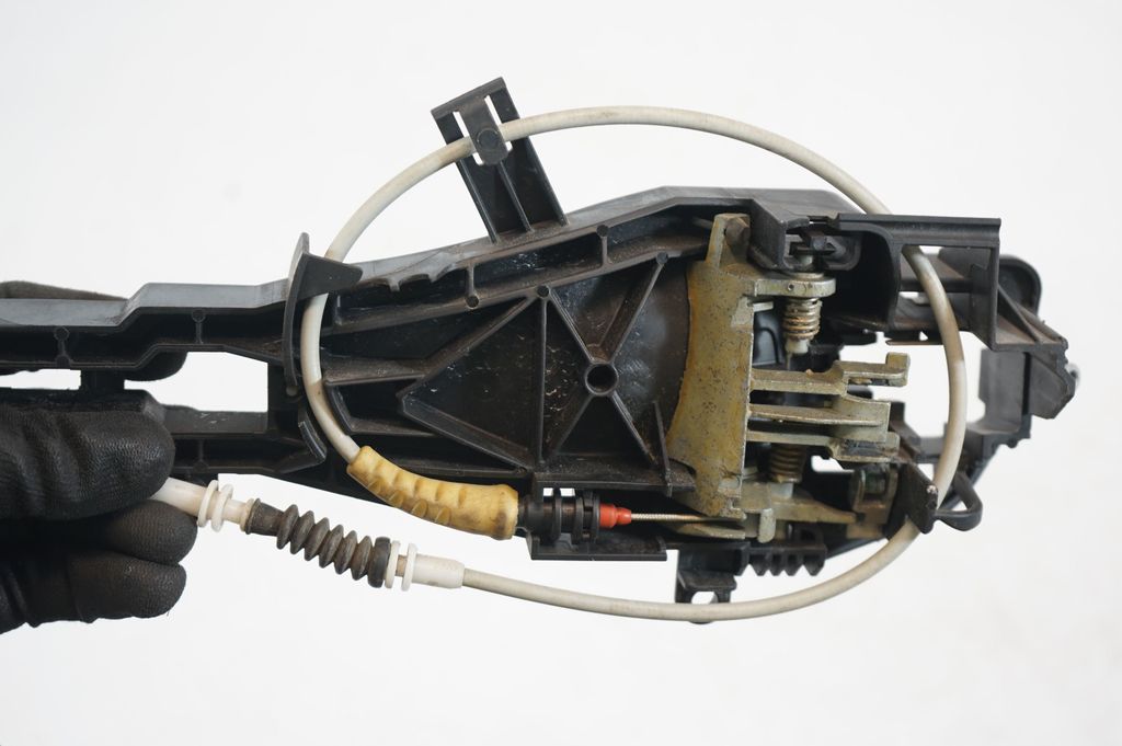 Rear door exterior handle/bracket (6)