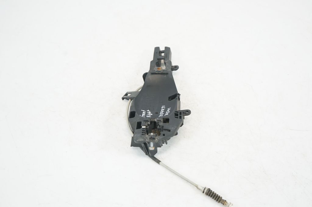 Front door exterior handle/bracket (4)