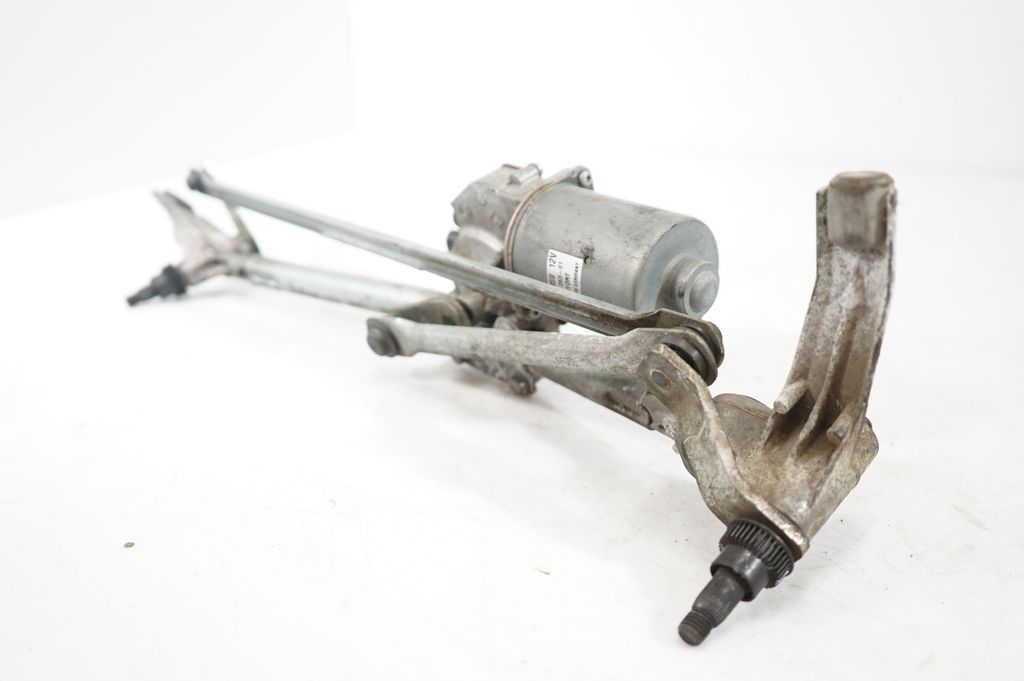 Front wiper linkage and motor (7)