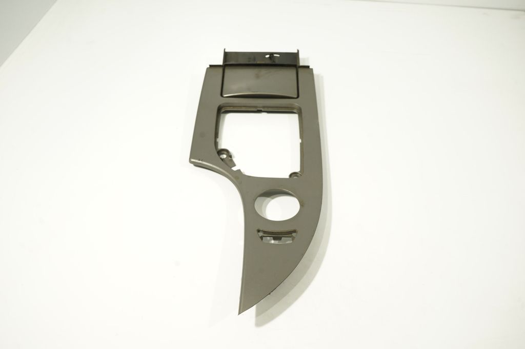Gear shifter surround trim plastic (3)