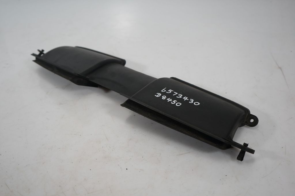 Air intake duct part (7)