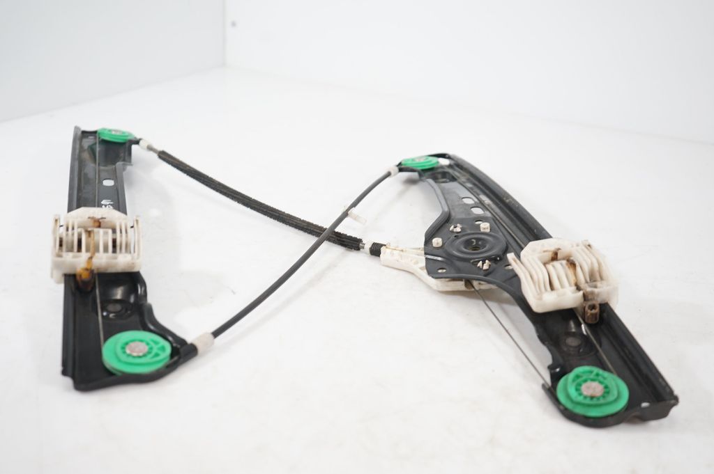 Front door window regulator with motor (6)