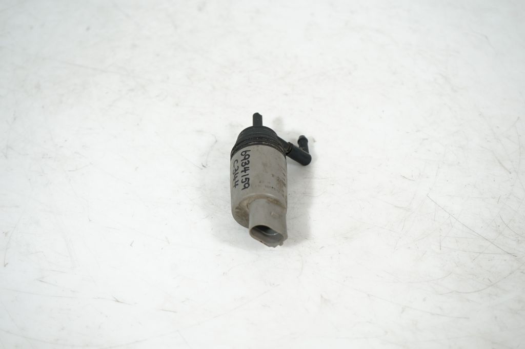 Windscreen/windshield washer pump (2)