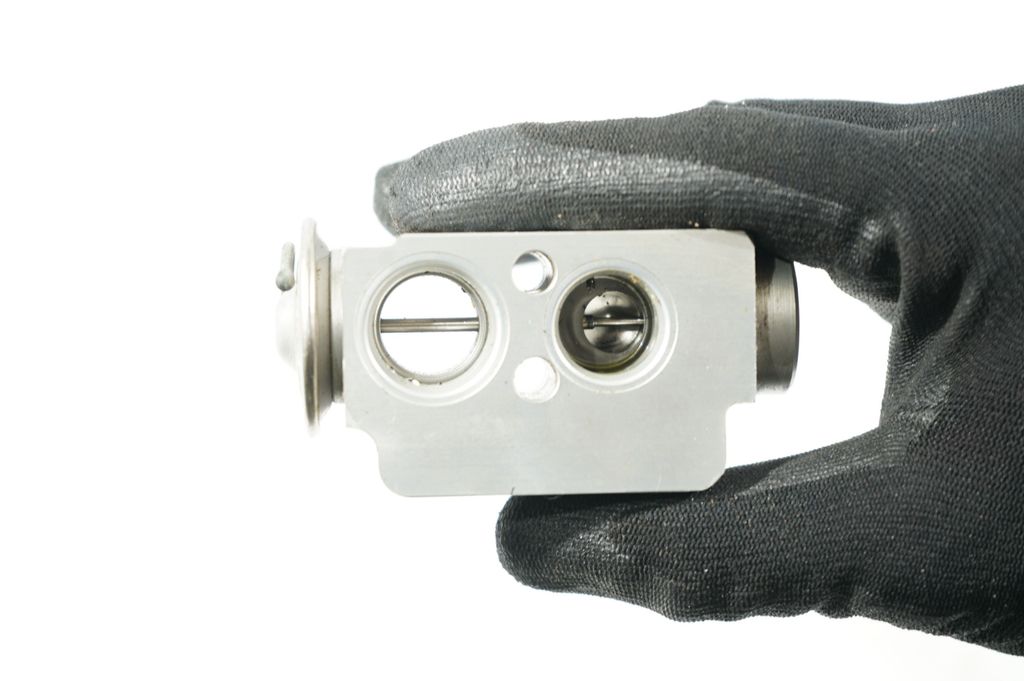 Air conditioning (A/C) expansion valve (9)