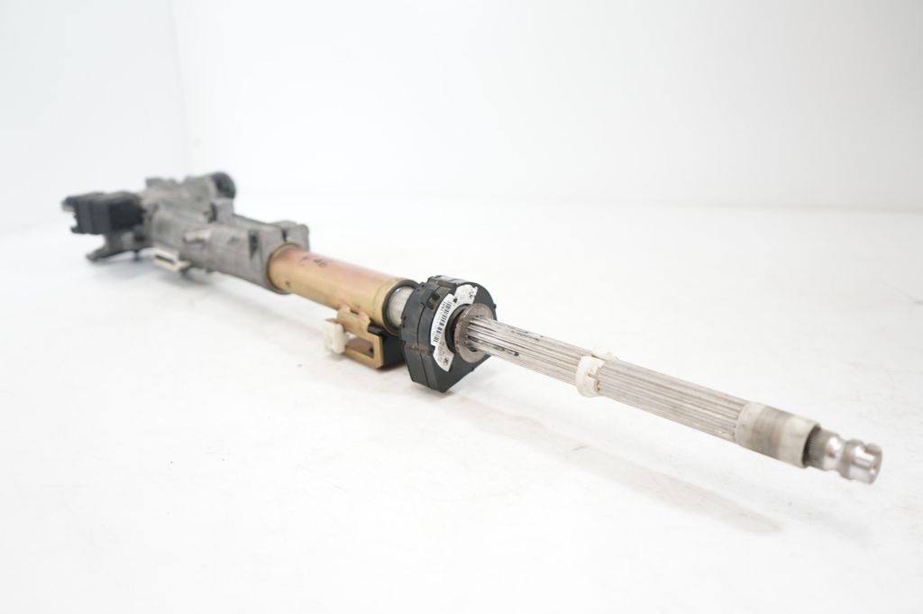 Steering wheel axle (7)