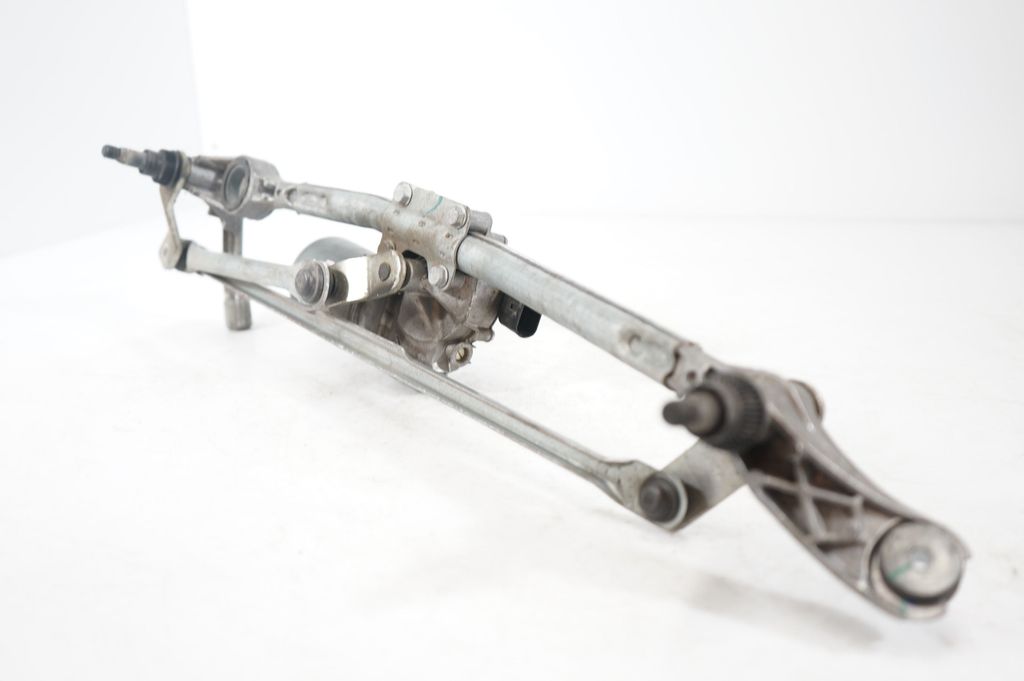 Front wiper linkage and motor (6)