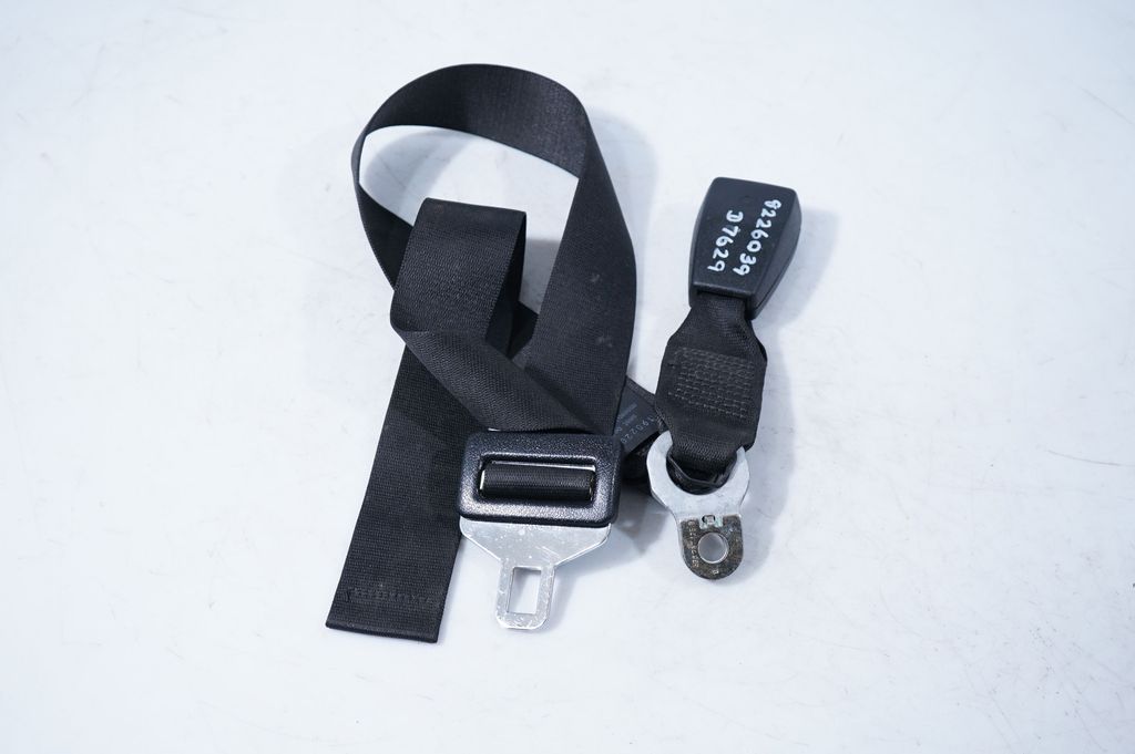 Rear seatbelt buckle (2)