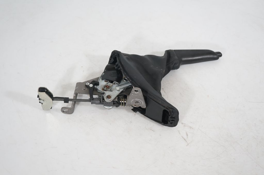 Handbrake/parking brake lever assembly