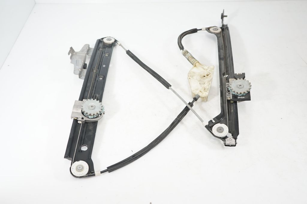 Front door window regulator with motor (5)