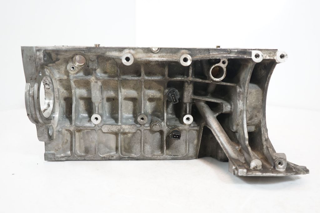 Engine block (8)