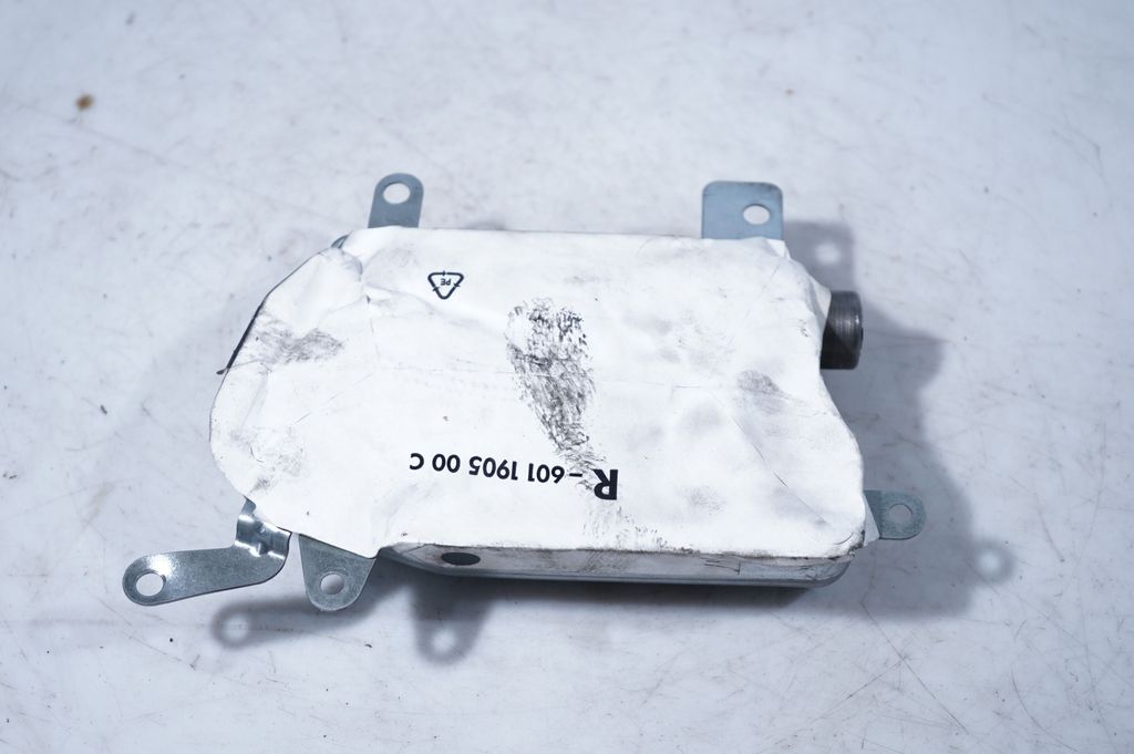 Front door airbag (6)