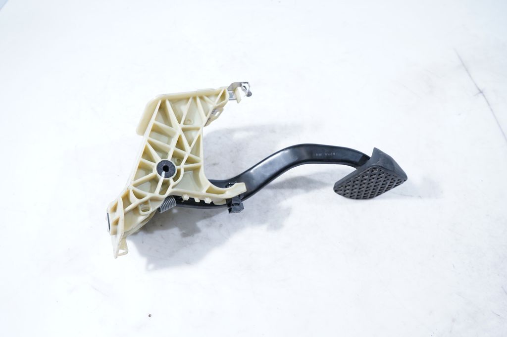 Pedal assembly (5)