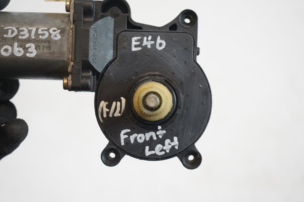 Front door window regulator motor (6)