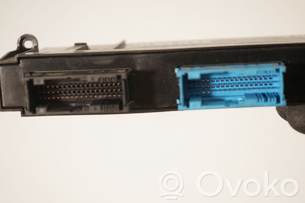 Comfort/convenience module (6)