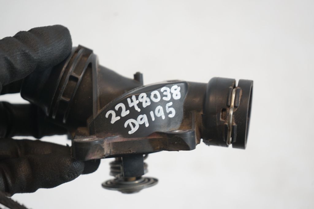 Thermostat/thermostat housing (9)