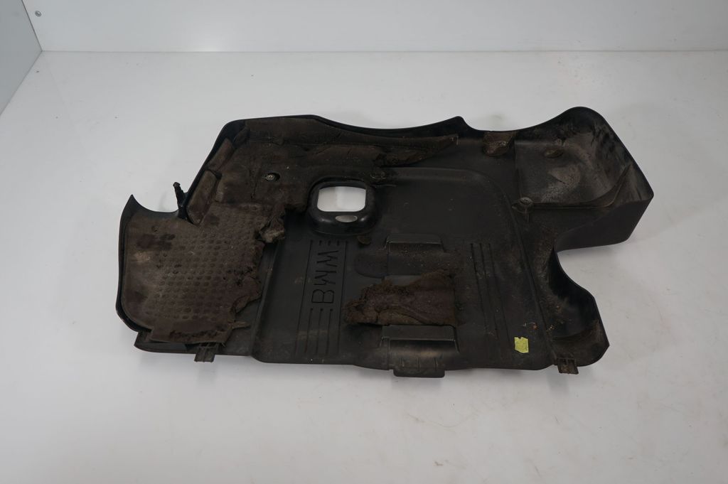 Engine cover (trim) (5)