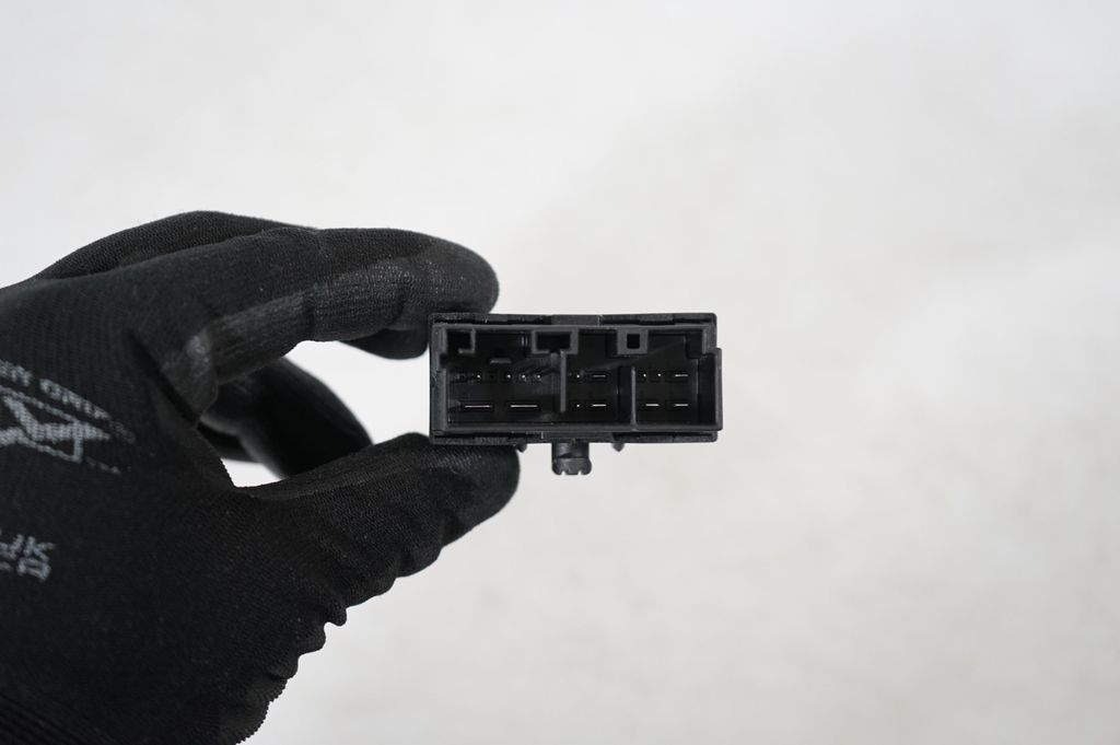 Seat belt warning relay (6)