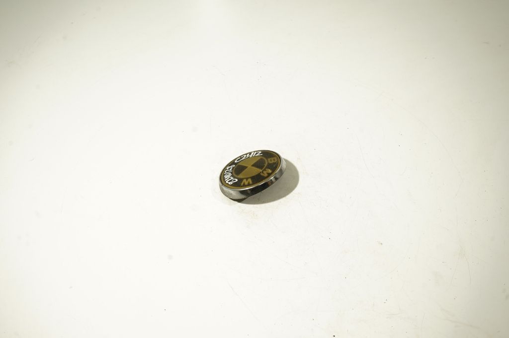 Manufacturers badge/model letters (3)