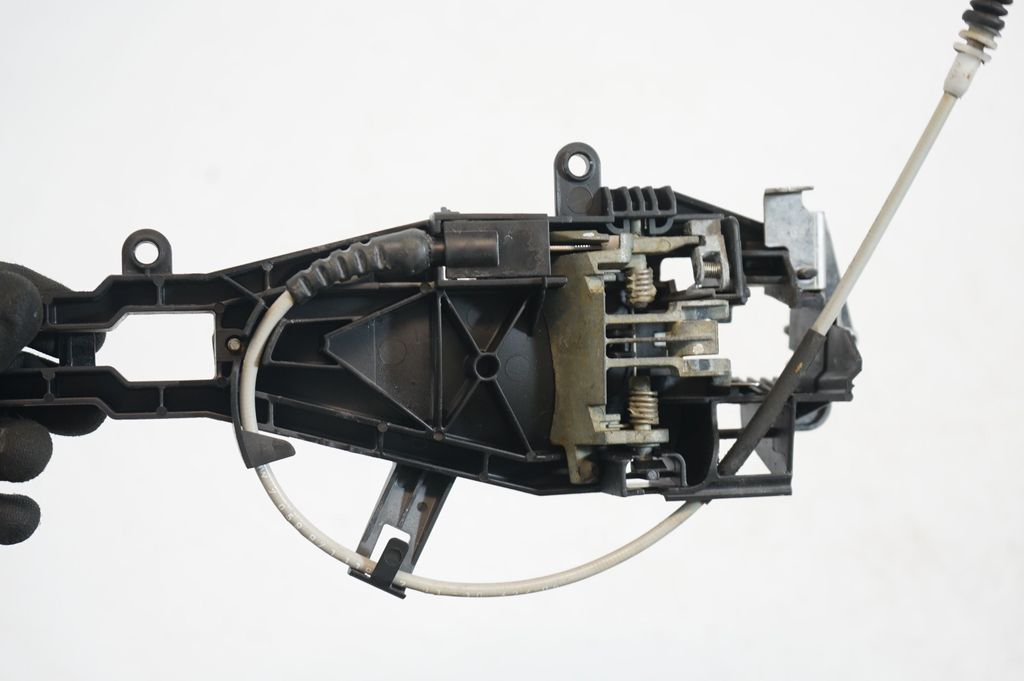 Front door exterior handle/bracket (6)