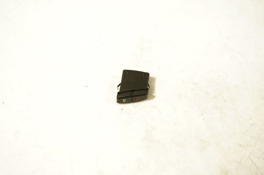 Hazard light switch (3)