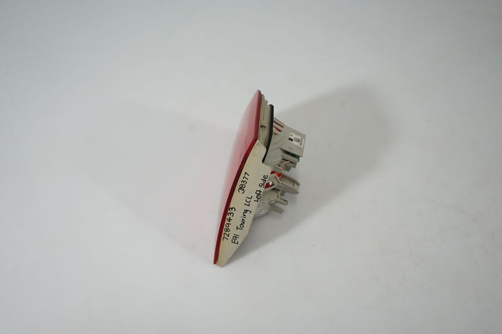 Tailgate rear/tail lights (2)