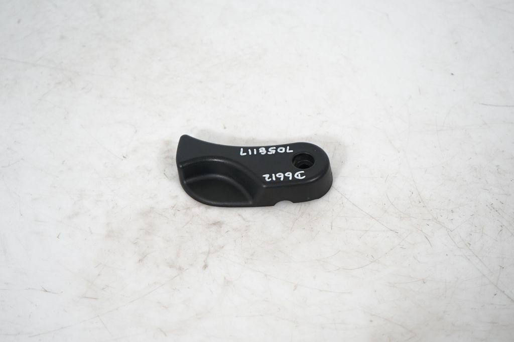 Engine bonnet (hood) release handle (3)