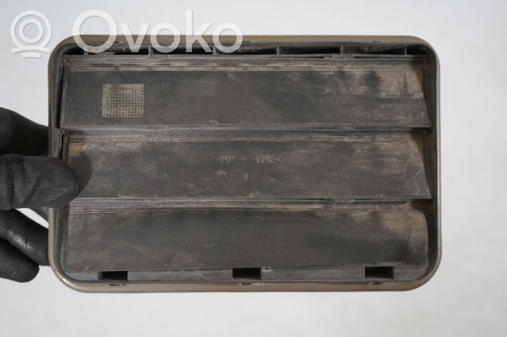 Quarter panel pressure vent (7)