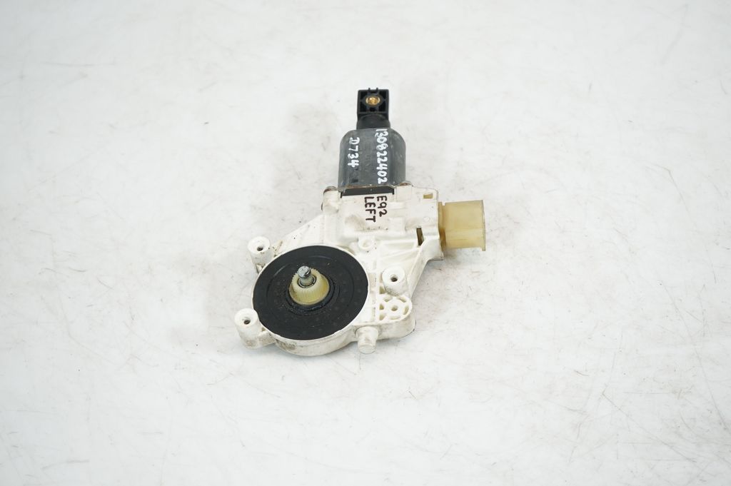 Front door window regulator with motor (2)