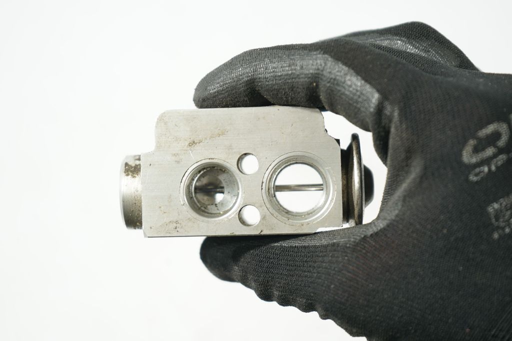 Air conditioning (A/C) expansion valve (7)