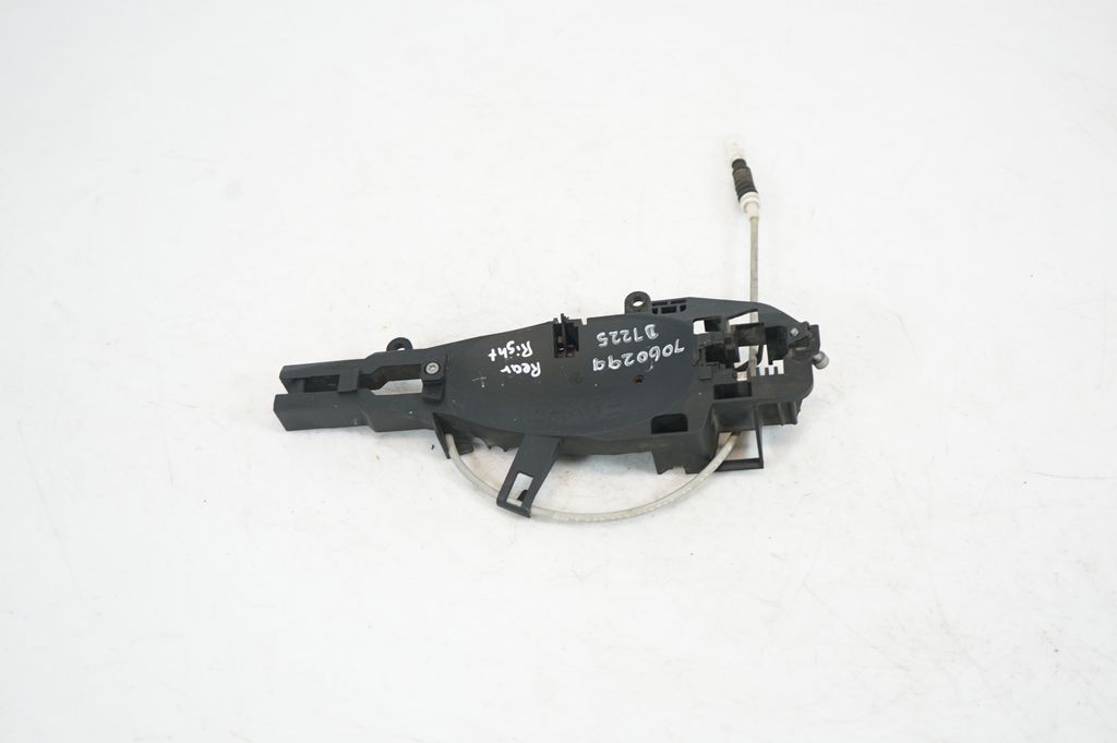 Rear door exterior handle/bracket (3)