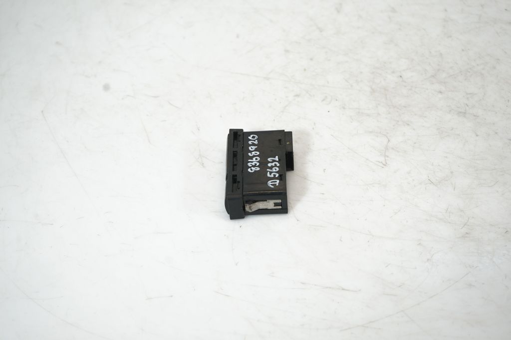 Hazard light switch (2)