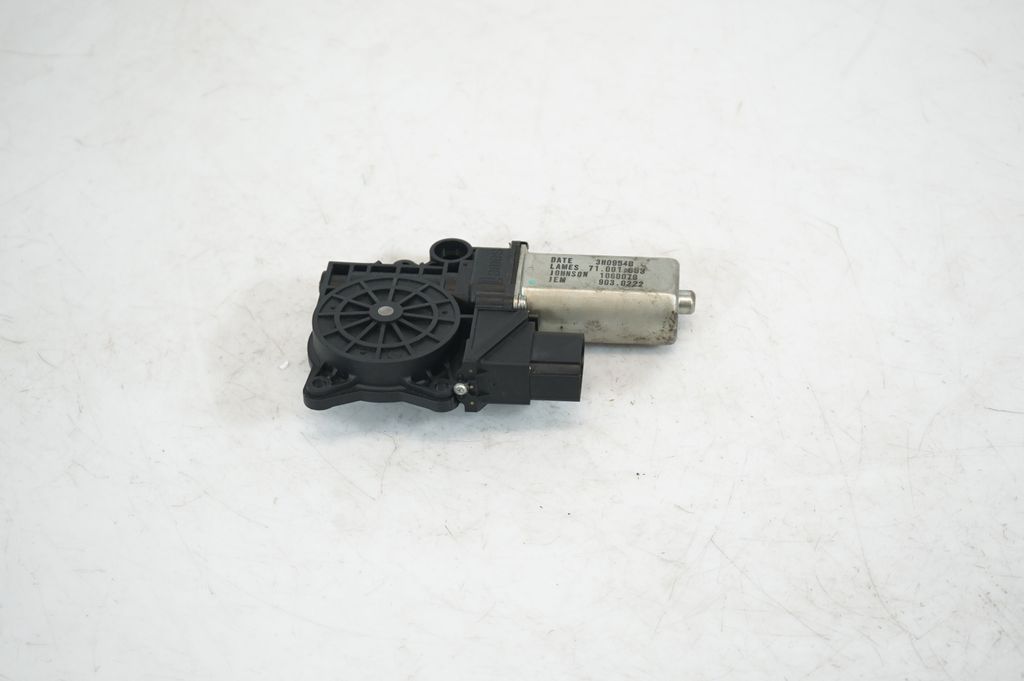 Rear door window regulator with motor (5)