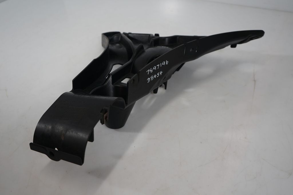 Rear bumper mounting bracket (6)