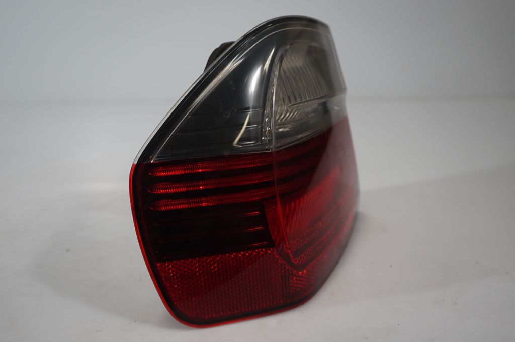 Rear/tail lights (8)