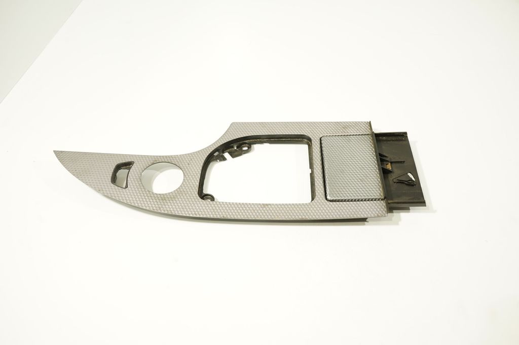 Gear shifter surround trim plastic (4)