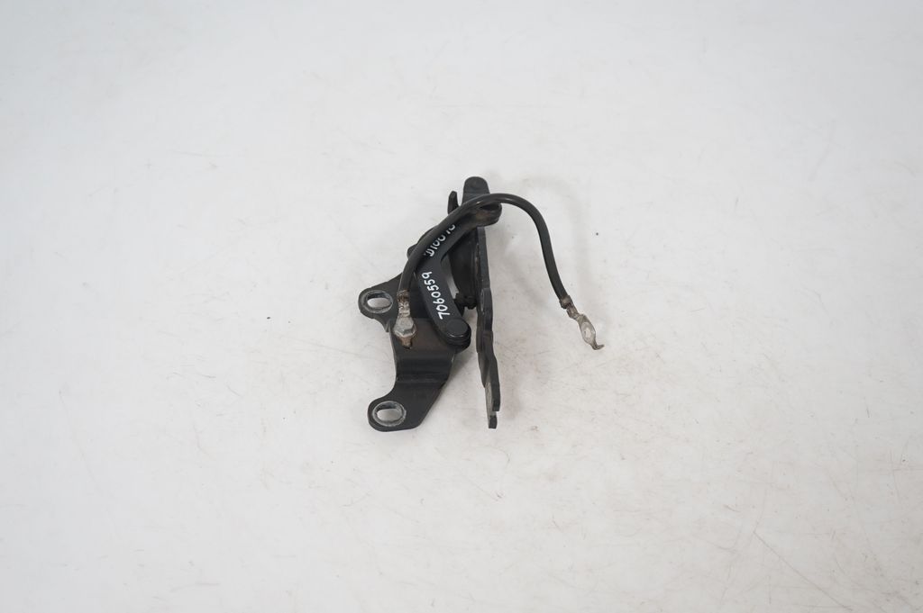 Engine bonnet/hood hinges (4)