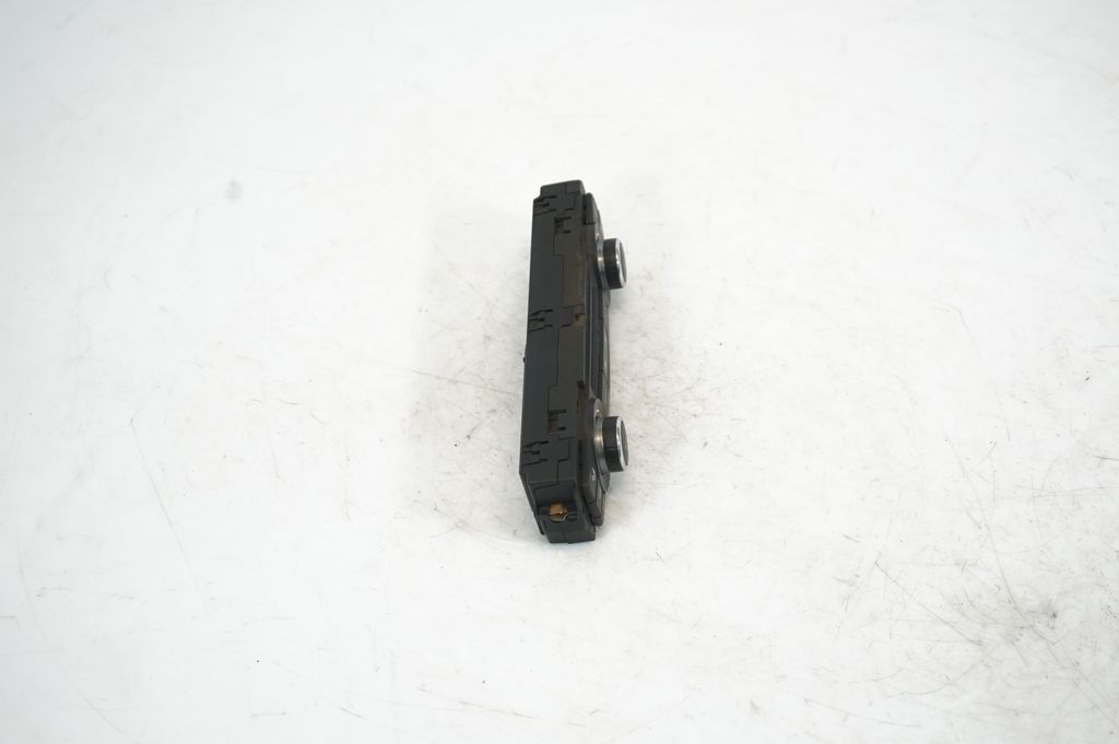 Climate control unit (4)