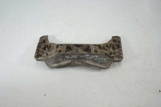 Gearbox mounting bracket