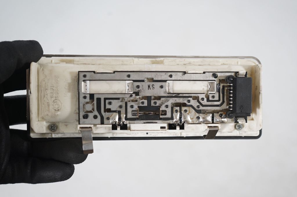 Front seat light (6)