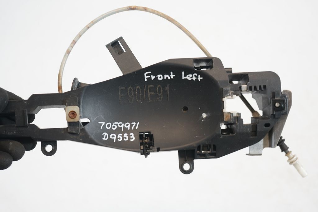 Front door exterior handle/bracket (7)