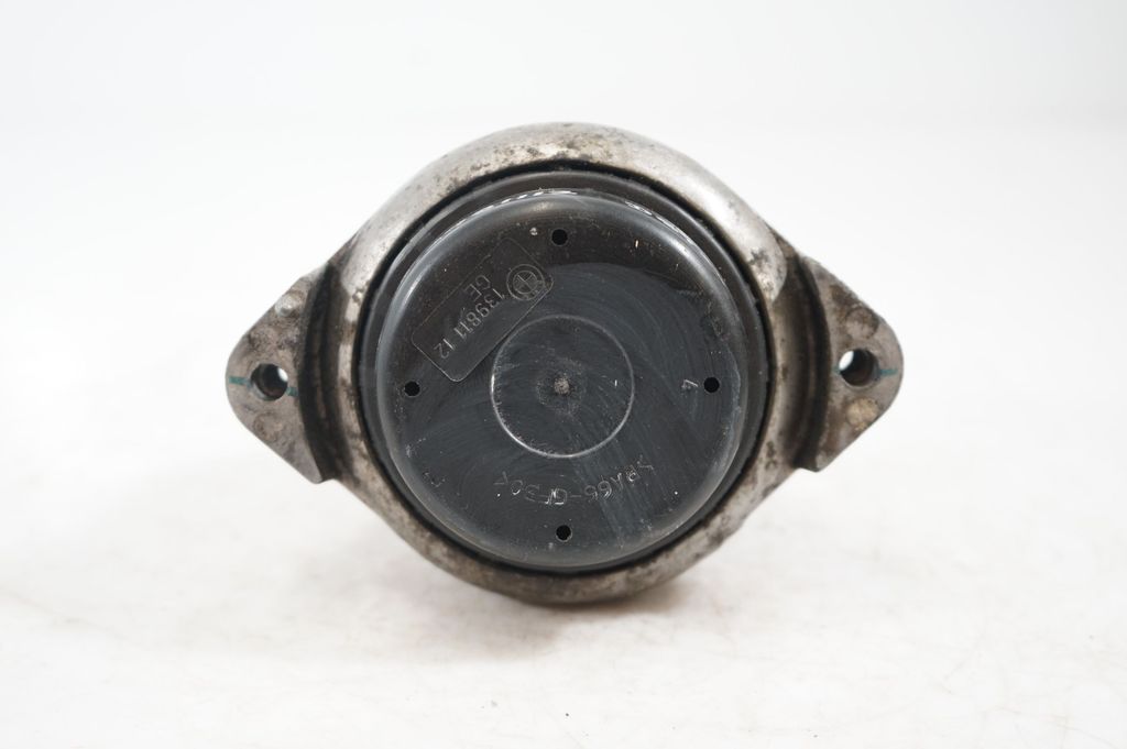 Engine mount bracket (6)