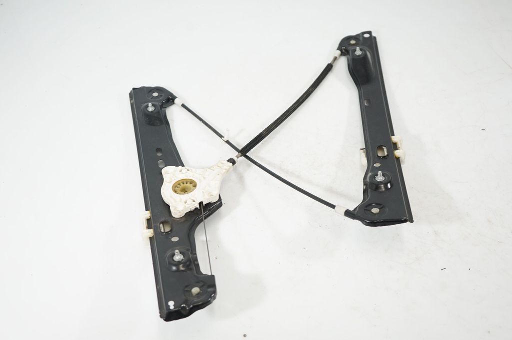Front door window regulator with motor (5)