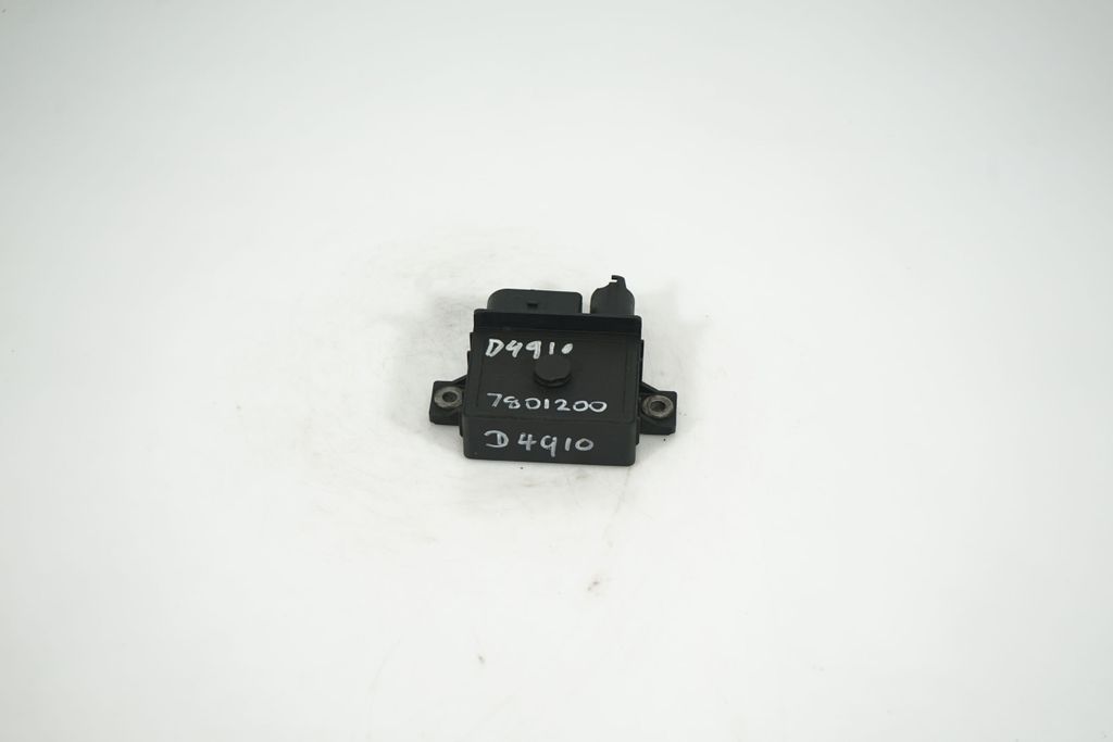 Glow plug pre-heat relay