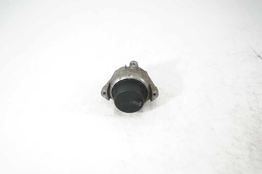 Engine mount bracket (3)