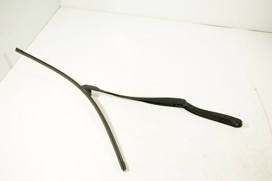 Windshield/front glass wiper blade